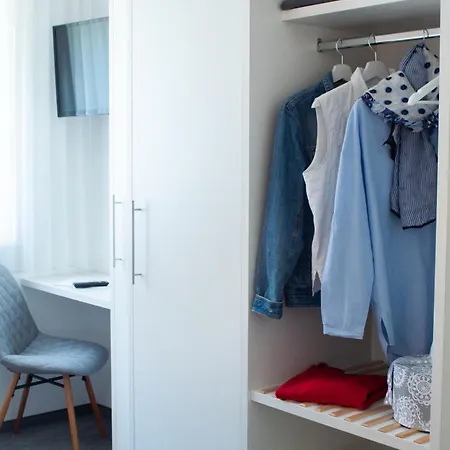 Bed & Breakfast 73 - Helga Bartos Tiebitsch